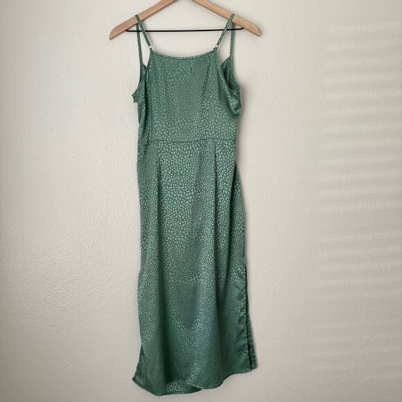 Lulu's Women's Green Midi Dress Cowl Neck Slit Satin Cheetah Print Size Small - Picture 11 of 12